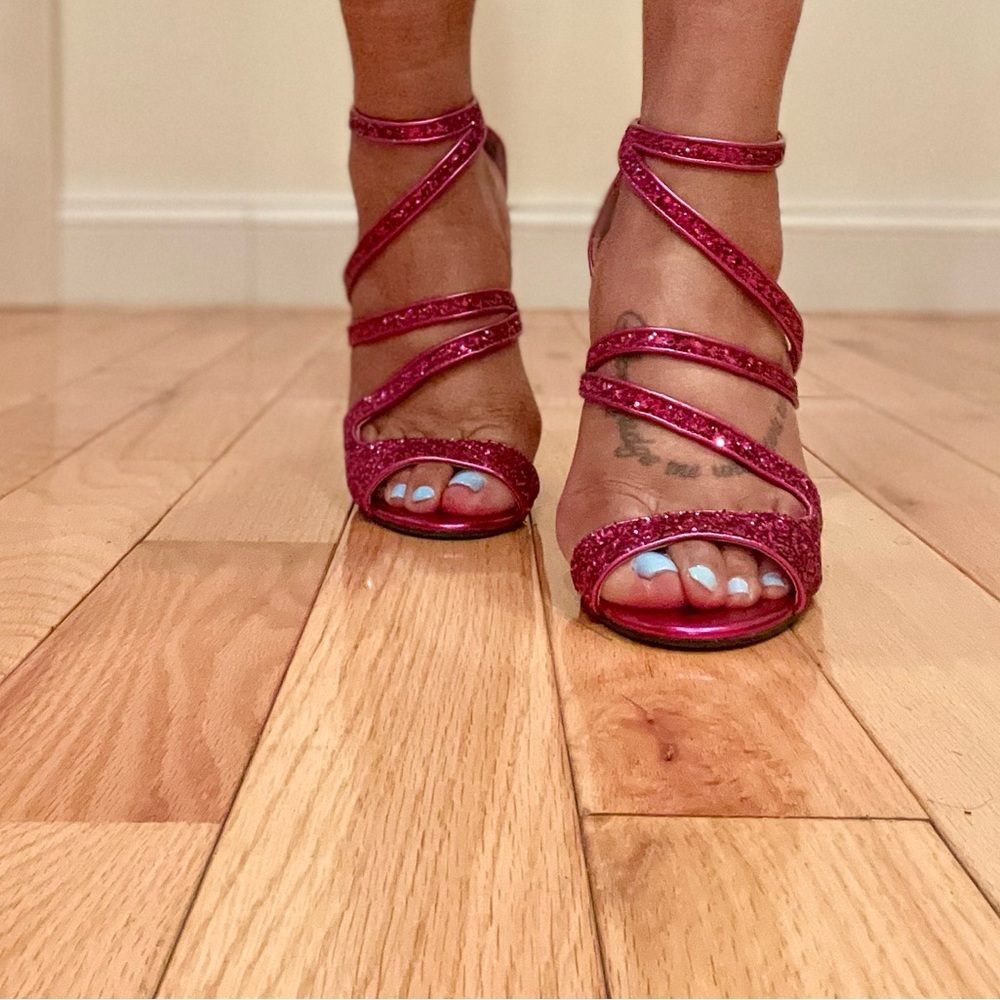 BETSY JOHNSON FUCHSIA HEELED SANDAL